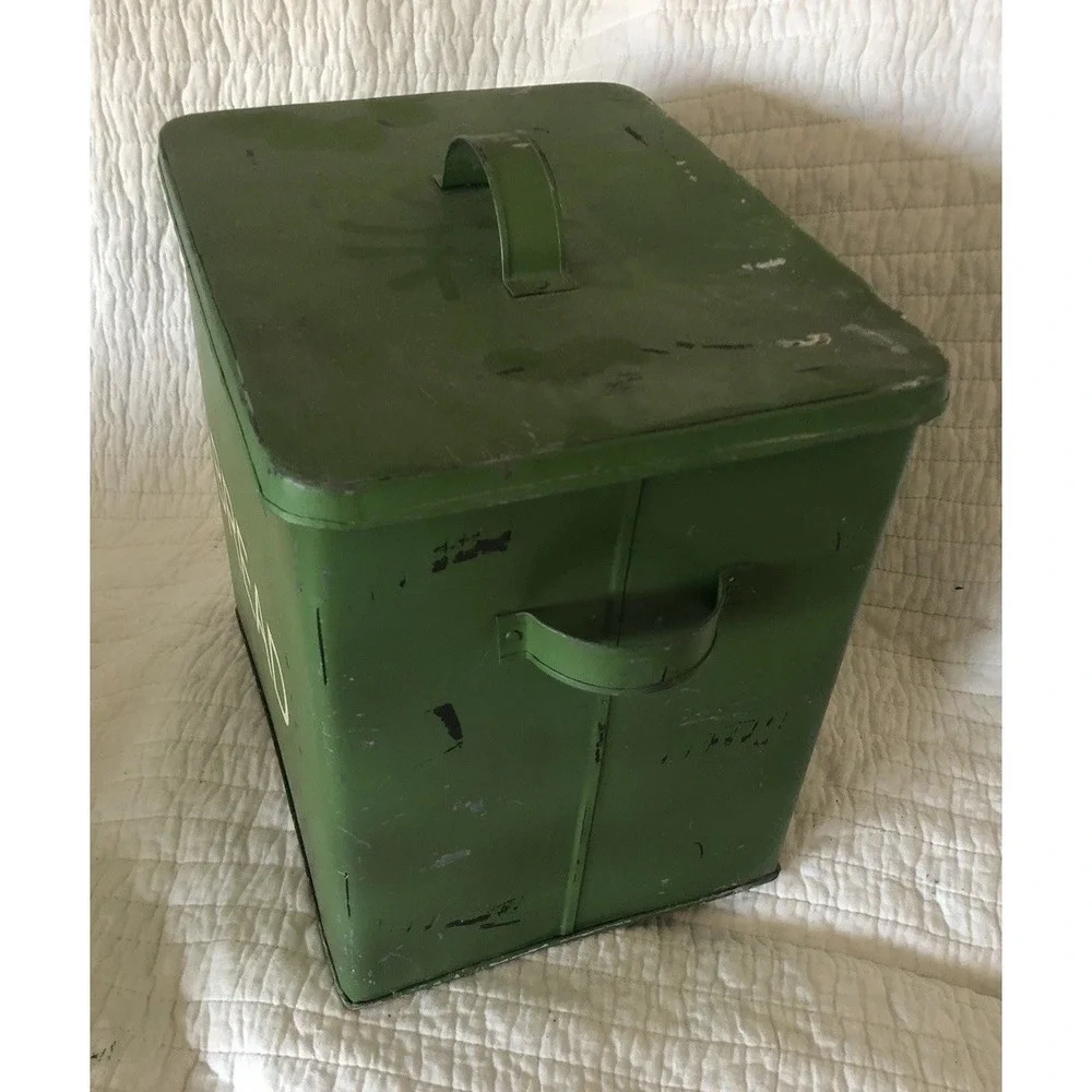 VTG Two's Company Green Metal Canisters Bread, Crackers & Biscuits Farmhouse